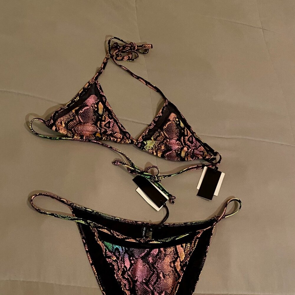 Kendall & Kylie Women's Mesh Trim Tie Dye Snake Triangle Bikini Set Size XL - Picture 2 of 5